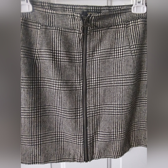 Juniors Forever 21 mini skirt - Picture 3 of 4